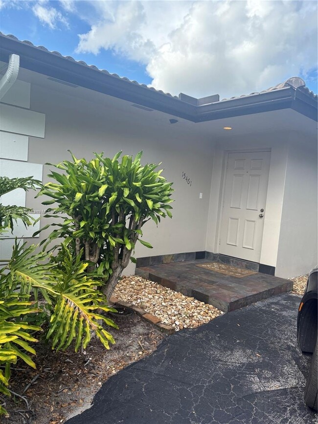 Building Photo - 15461 Turnbull Dr