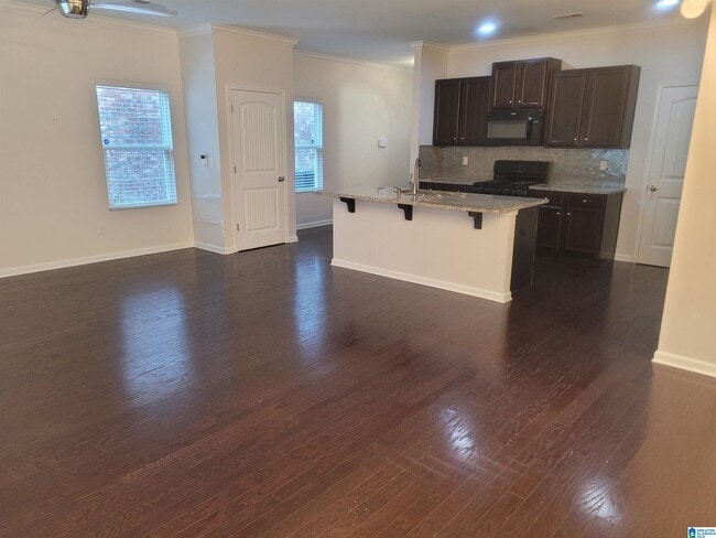 Building Photo - 407 W Park Dr