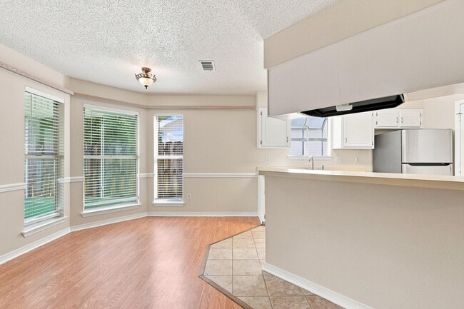 Building Photo - 148 Meadowbrook Ct
