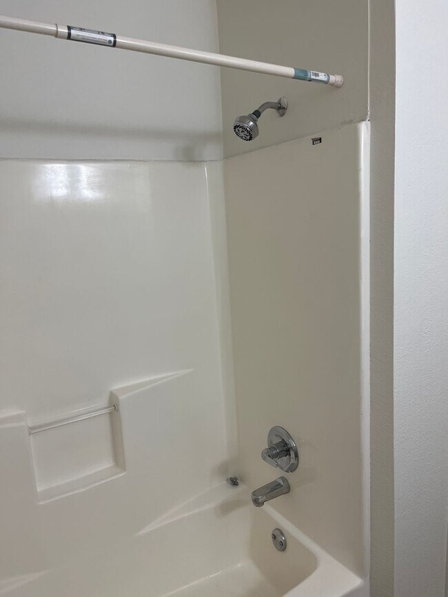 Building Photo - 3114 Oak Ln