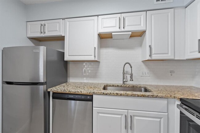 Building Photo - 1840 Burton Dr