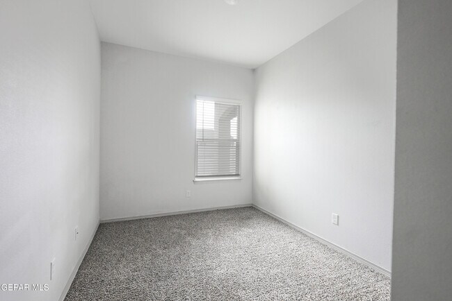 Building Photo - 461 Villa Ysleta