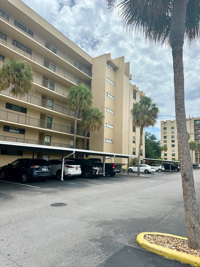 Building Photo - 2617 Cove Cay Dr