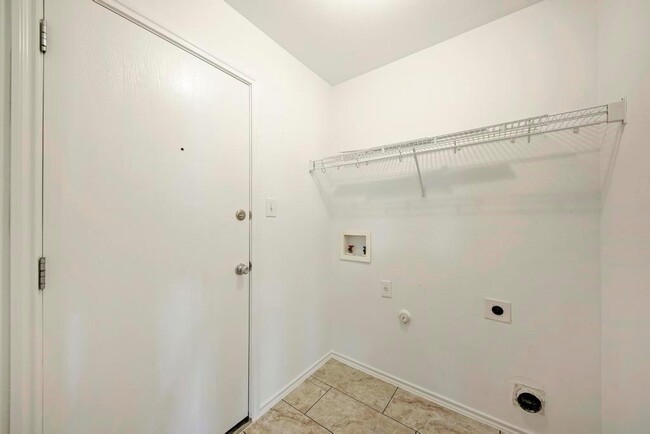 Building Photo - 311 Indian Meadow Dr