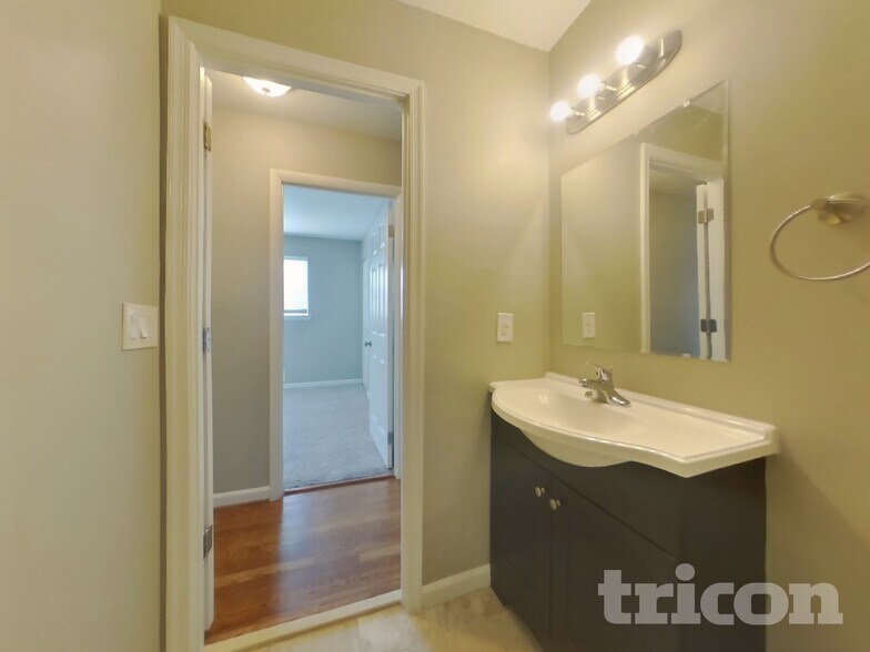 Building Photo - 2305 Berkley St