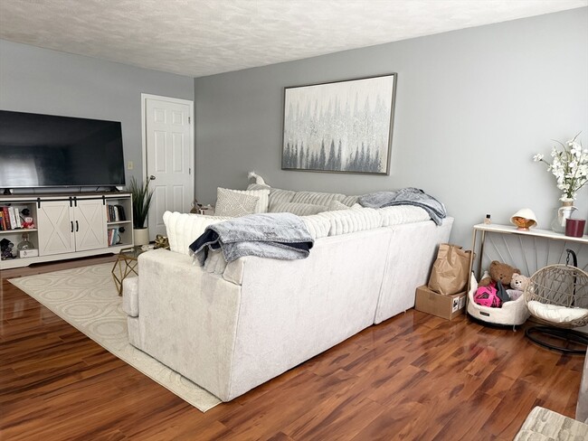 Building Photo - 112 Lowell St