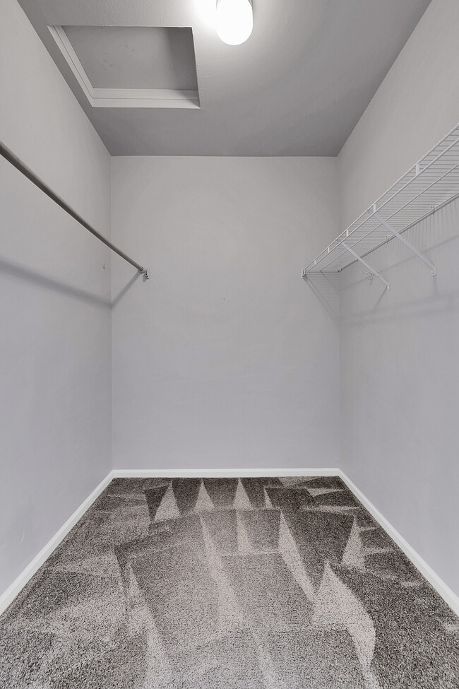 Building Photo - 8475 Pebble Creek Way