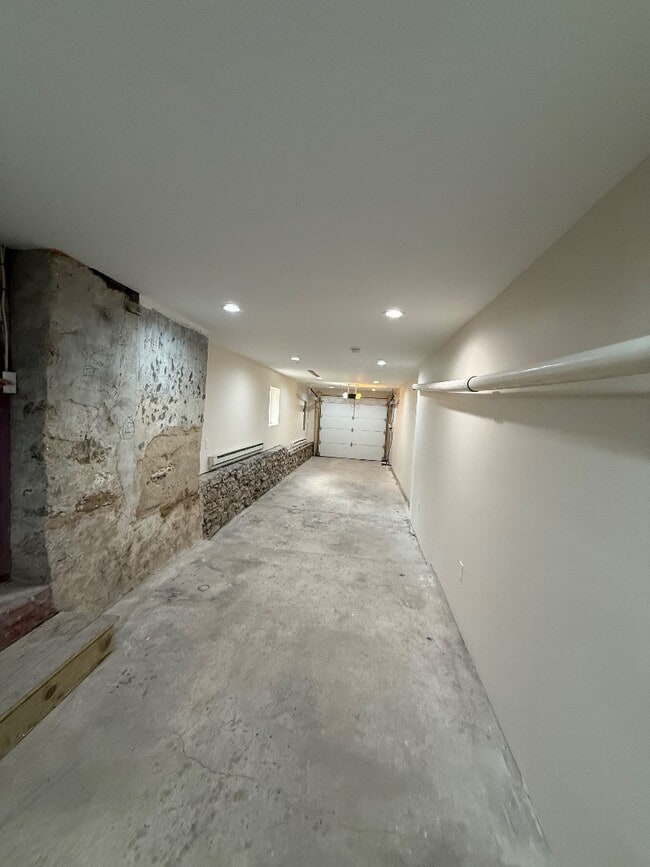 Building Photo - 103 W Catawissa St