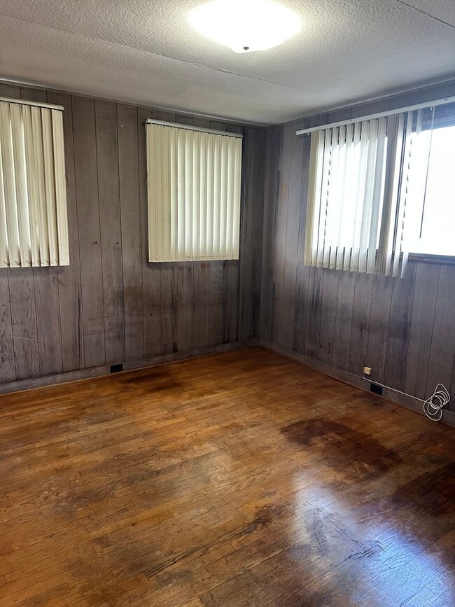 Building Photo - 2050 Liliha St