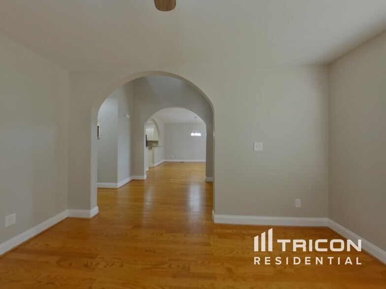 Building Photo - 6807 Ridge Haven Ln
