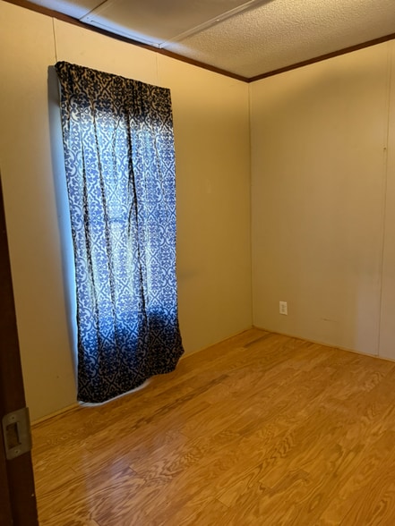 Building Photo - 7266 River Rd