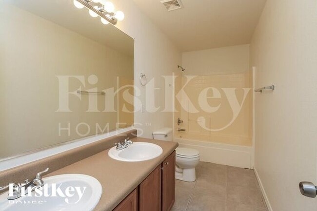 Building Photo - 9032 E Pampa Ave