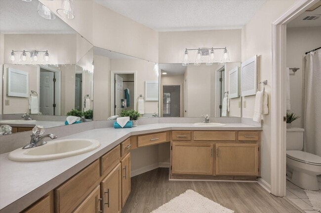 Building Photo - 3588 Wexford Ct