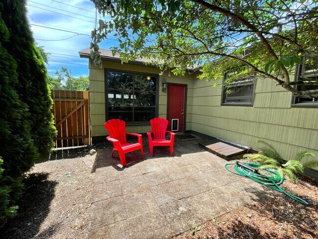 Building Photo - Lovely Home in St Johns with Fenced Yard, ...