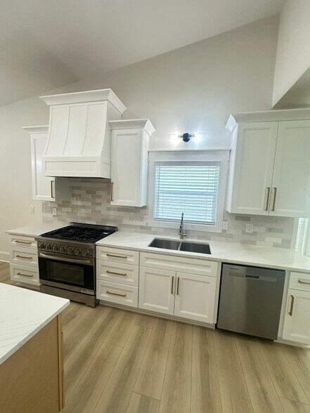 Building Photo - 2894 Sterling Dr NW