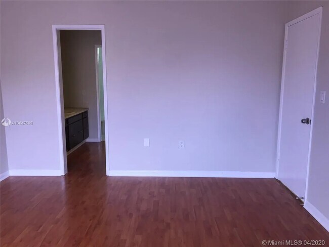 Master bedroom on the second floor - 9195 Fontainebleau Blvd
