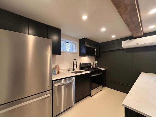 Building Photo - 315 E 4775 S