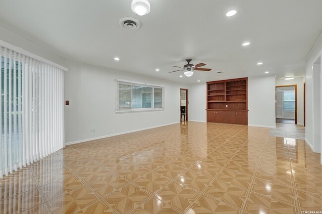 Building Photo - 146 Cardinal Dr