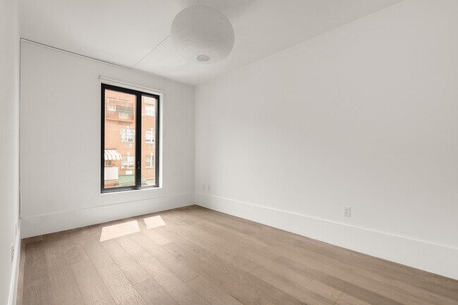 Building Photo - 429 Kent Ave