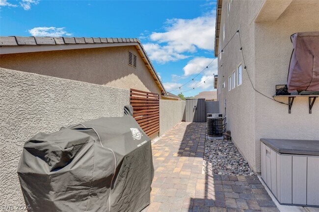 Building Photo - 71 La Laguna St