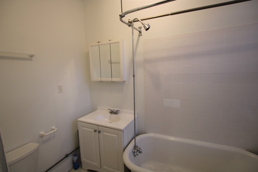 Building Photo - 39 Hemenway St