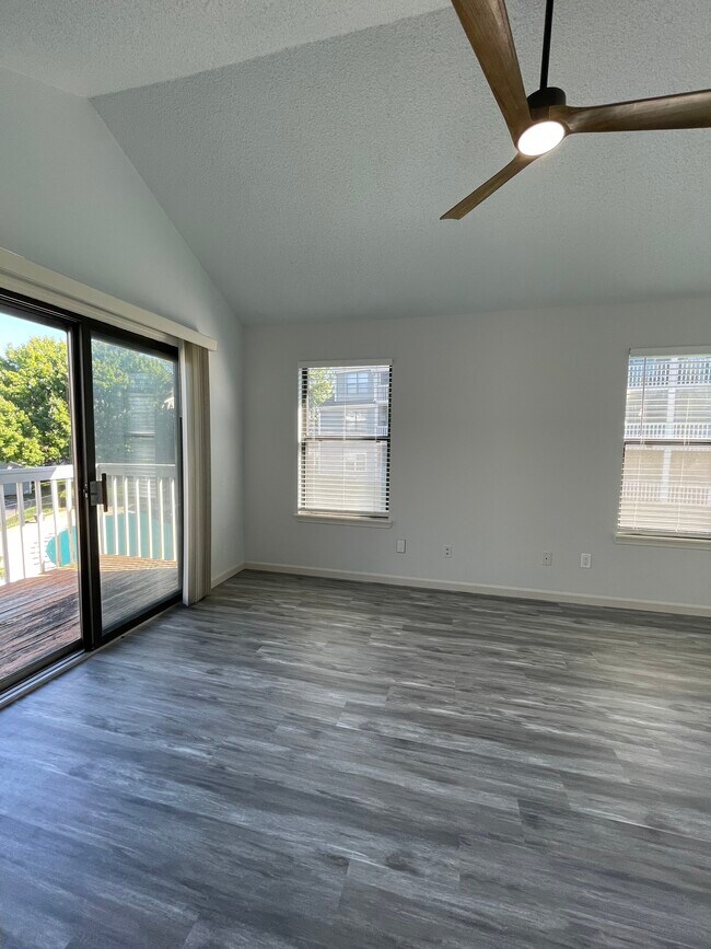 Building Photo - 8811 W 106th Ter