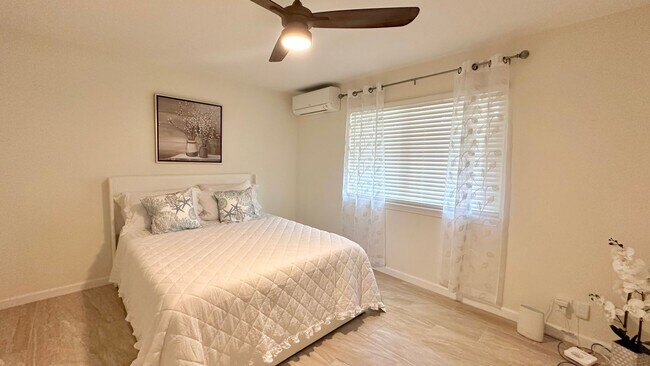 Building Photo - Fully Furnished 4 BD/3 BA Home in Mariner's Ridge!! Includes 1 Garage PRKG, W/D, Sep. Studio, & G...