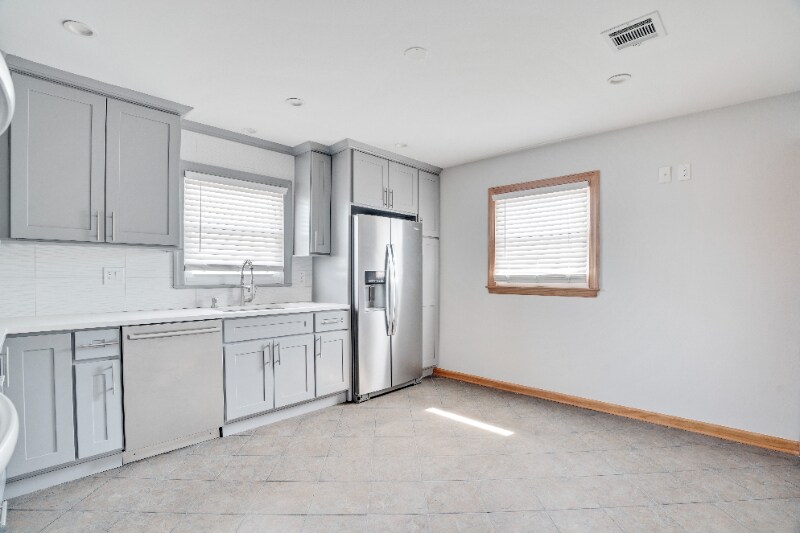 Building Photo - 414 Elm St
