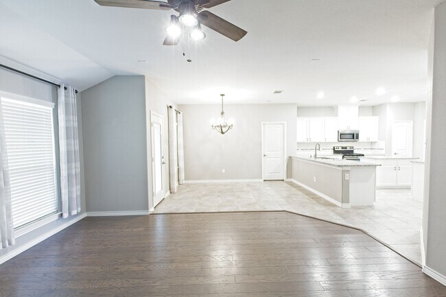 Building Photo - 3 bed plus home office for Lease