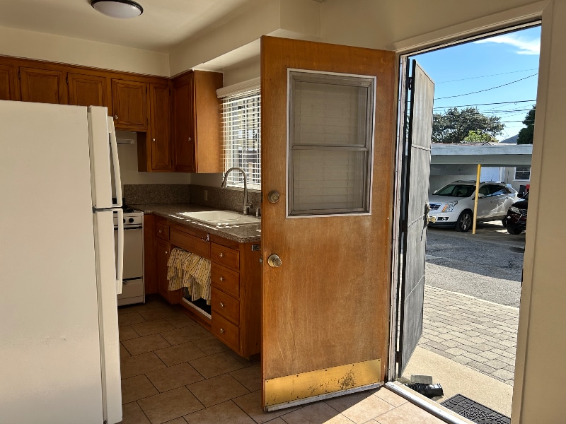 Building Photo - 224 W Palm Ave