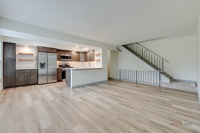 Building Photo - 1454 Inverrary Ln