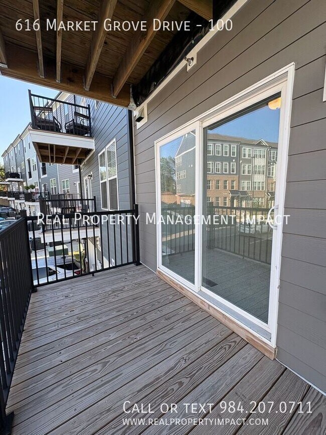 Building Photo - 616 Market Grove Drive-100