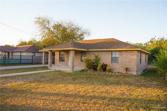 Building Photo - 19 Barnes St