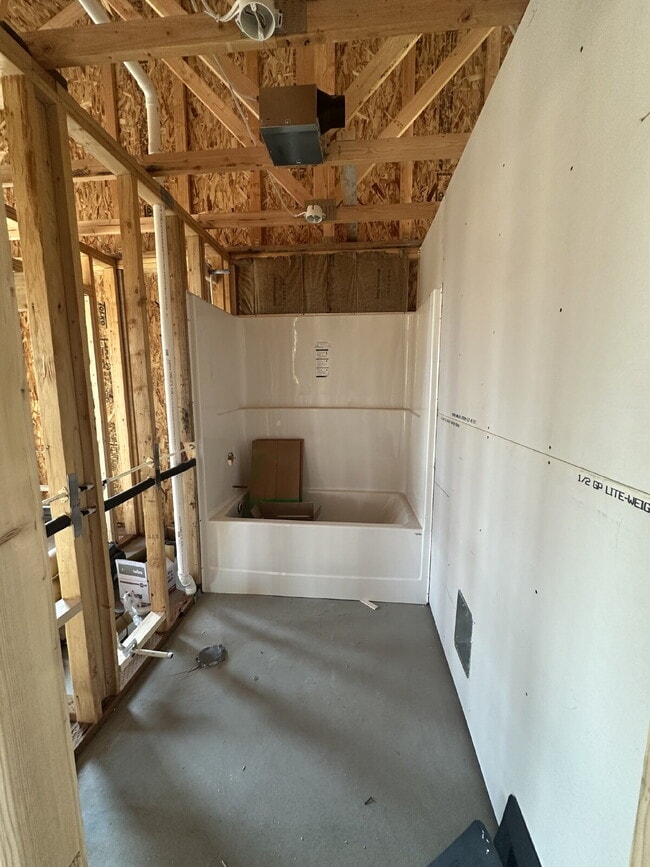 Building Photo - Coming Soon – Brand New 2 Bed, 1 Bath Duplex in Twin Bridges