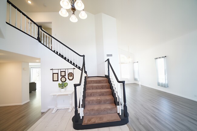 Building Photo - 1820 Dawnridge Ct