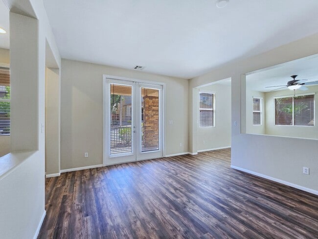 Building Photo - 5389 Hollymead Dr
