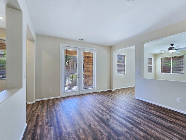 Building Photo - Summerlin South