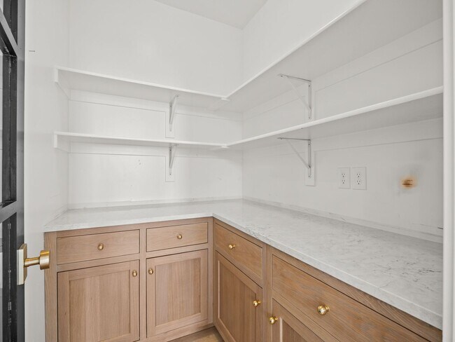 Building Photo - 5 Bed / 3.5 Bath Home in Saratoga Springs – Spacious Living Near Utah Lake