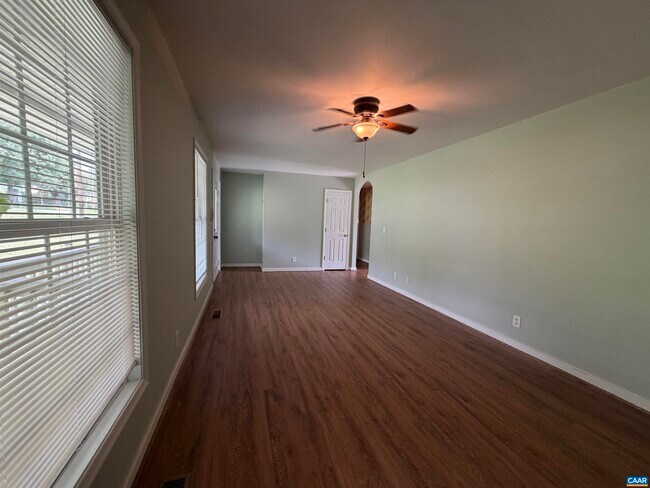 Building Photo - 1720 Daybreak Ln