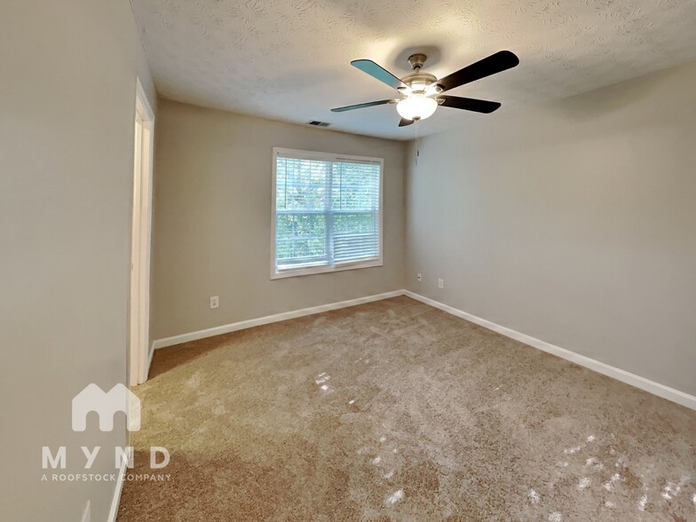 Building Photo - 857 Glynn Oaks Dr