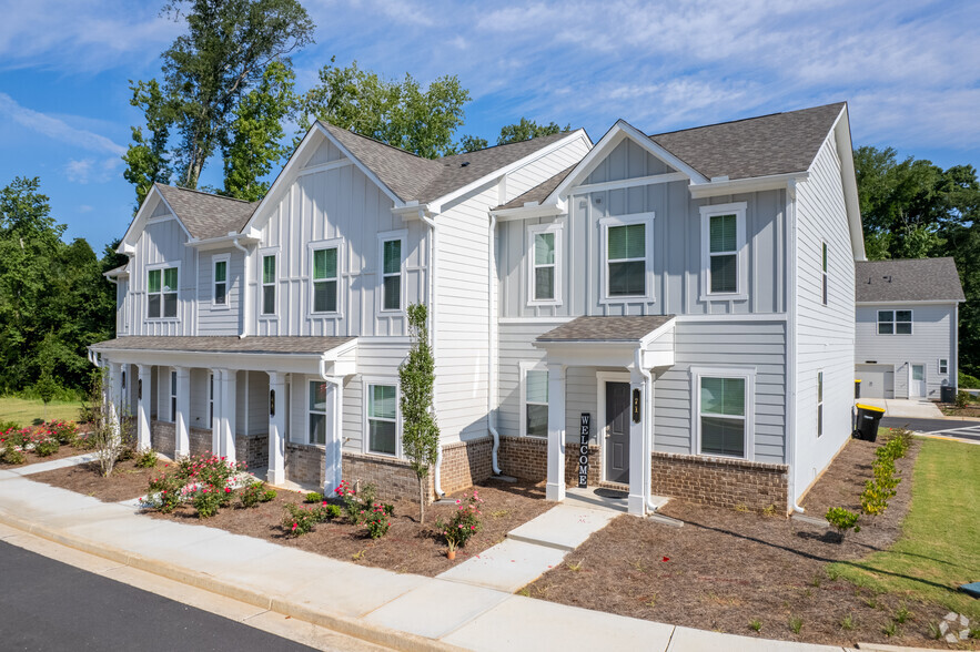 Primary Photo - Covey Homes Newnan Village