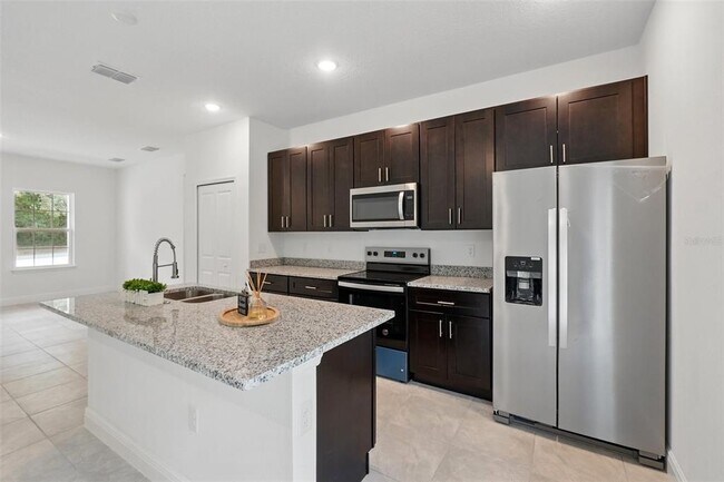 Building Photo - 7738 N Creek Way