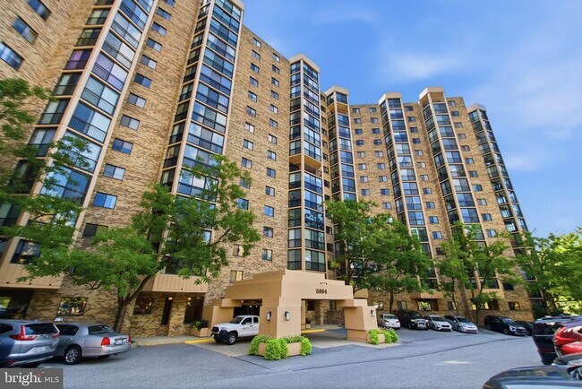 Building Photo - 5904 Mt Eagle Dr