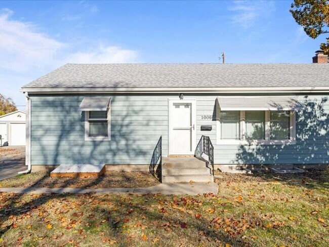 Primary Photo - 1006 Van Giesen St