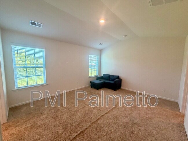 Building Photo - 417 Spearman Ct