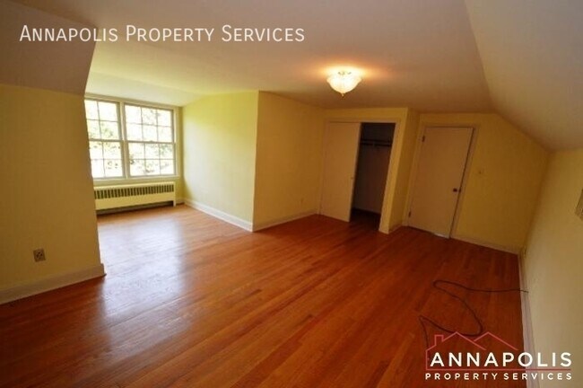 Building Photo - 208 Avondale Cir