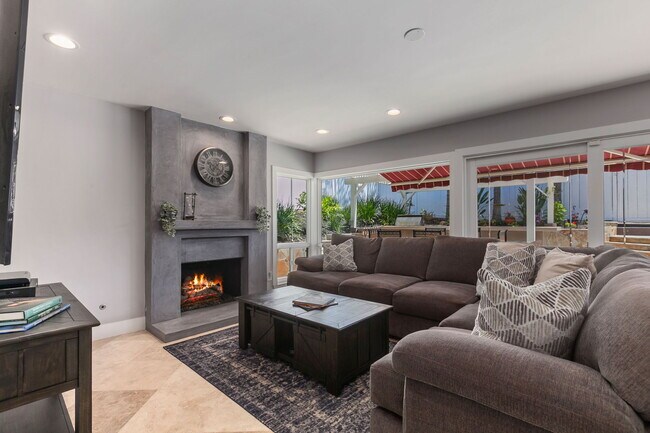 Building Photo - 7446 Trigo Ln