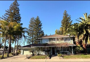 Building Photo - Don’t Miss This Beautiful 3-Bedroom + Office Gated Home!