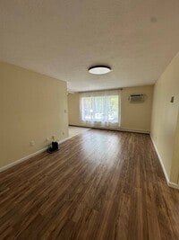 Building Photo - 355 Solon Rd