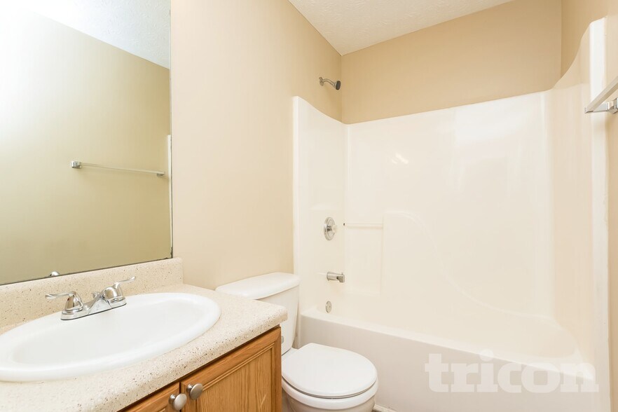 Building Photo - 520 Gatewood Dr